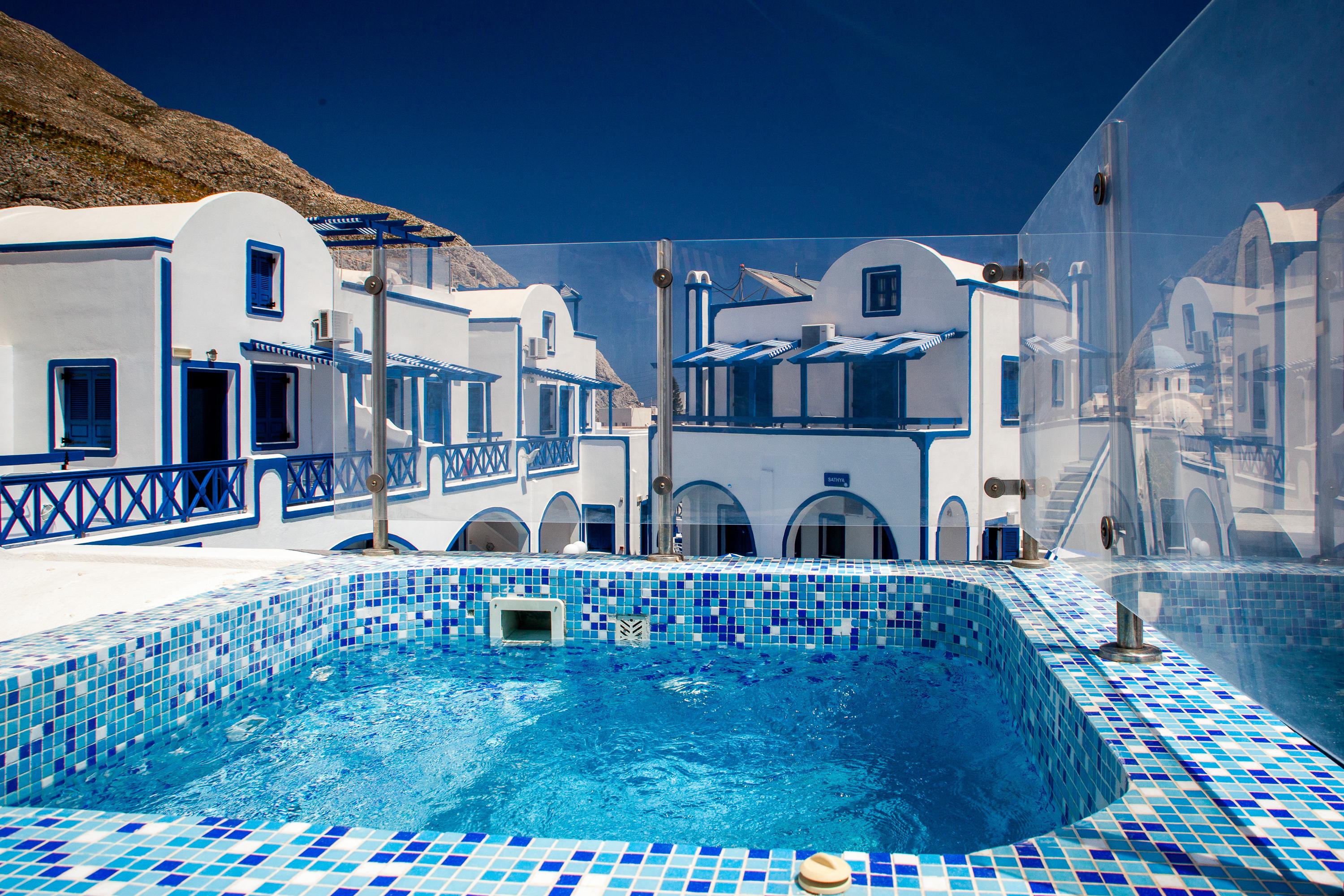 Roula & Perissa (Santorini)
