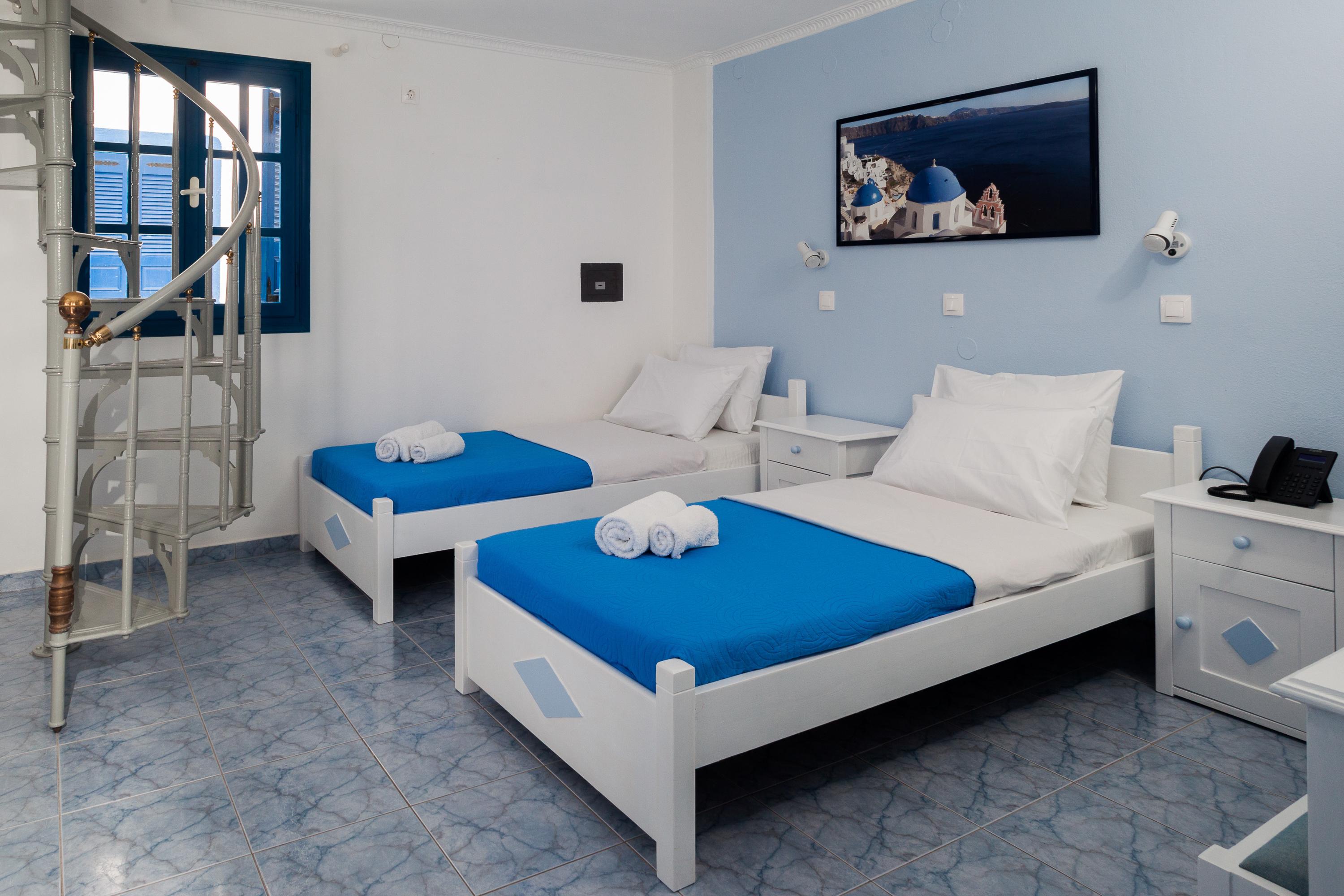 Roula & B&B 2*