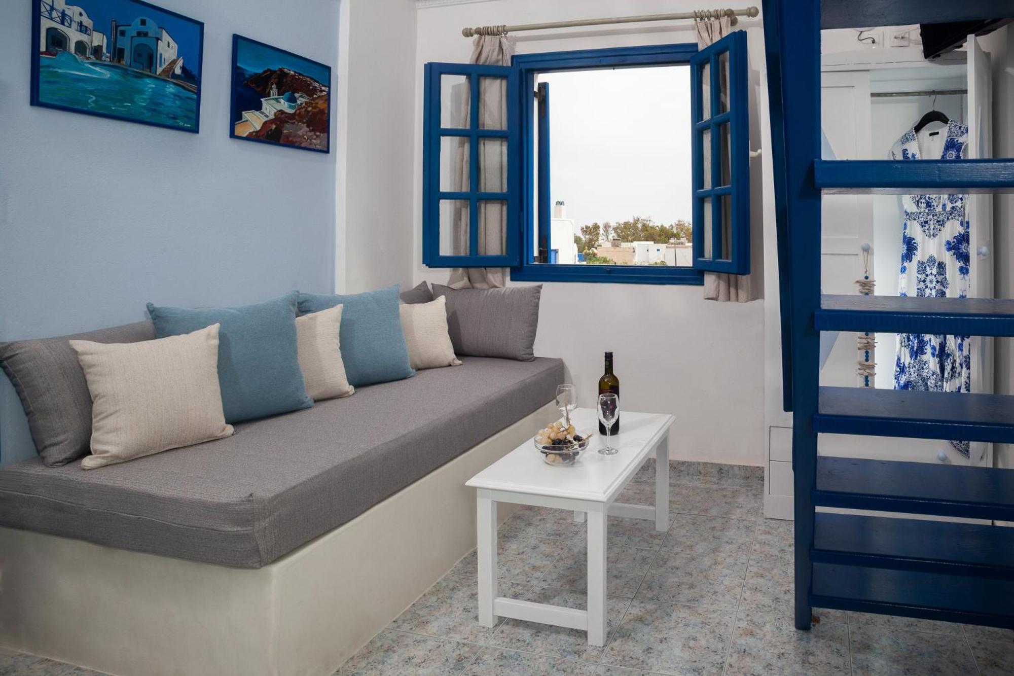 Bed & Breakfast Roula & Perissa (Santorini)