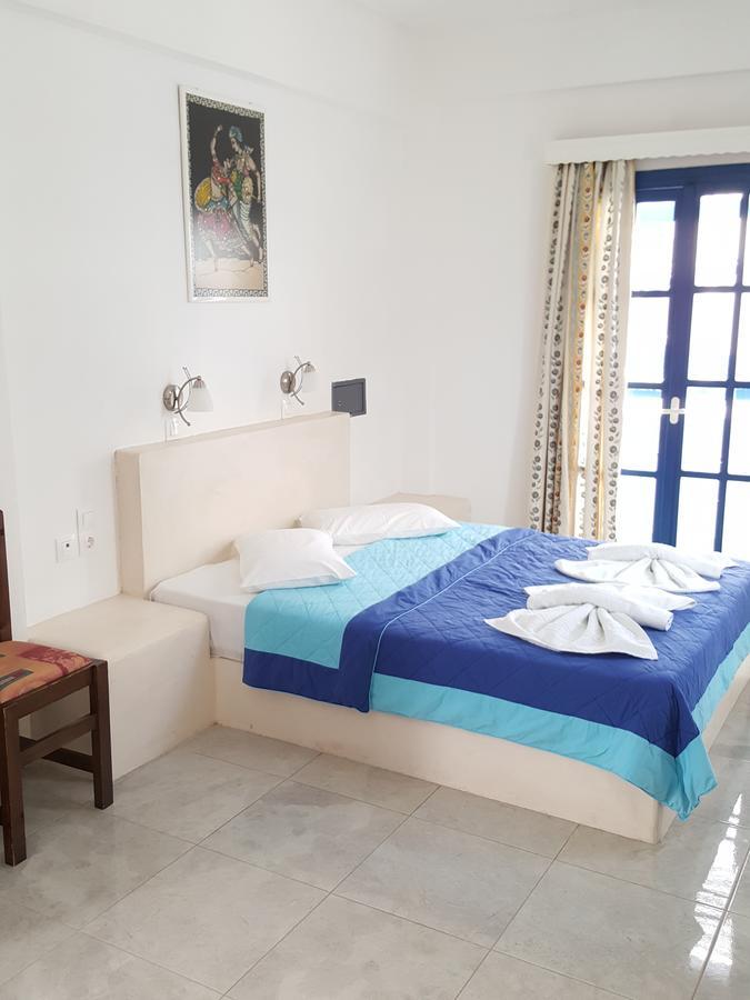 Roula & Bed & Breakfast 2*